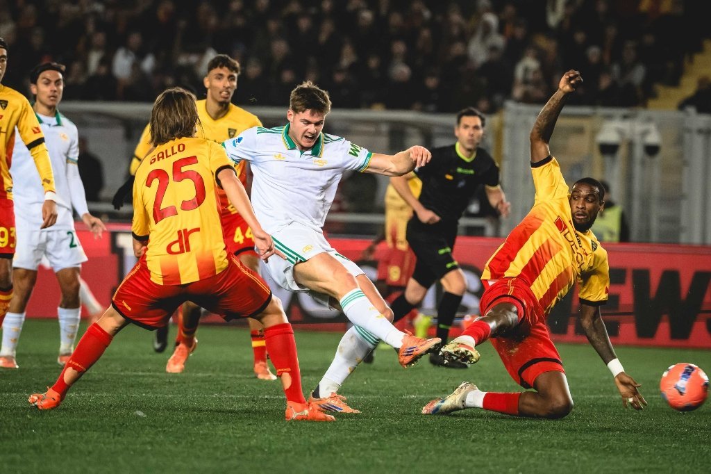 Roma vence Lecce (2-0) e recupera quarto lugar no Italiano | GZH