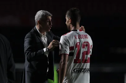 Hernán Crespo e Vítor Bueno