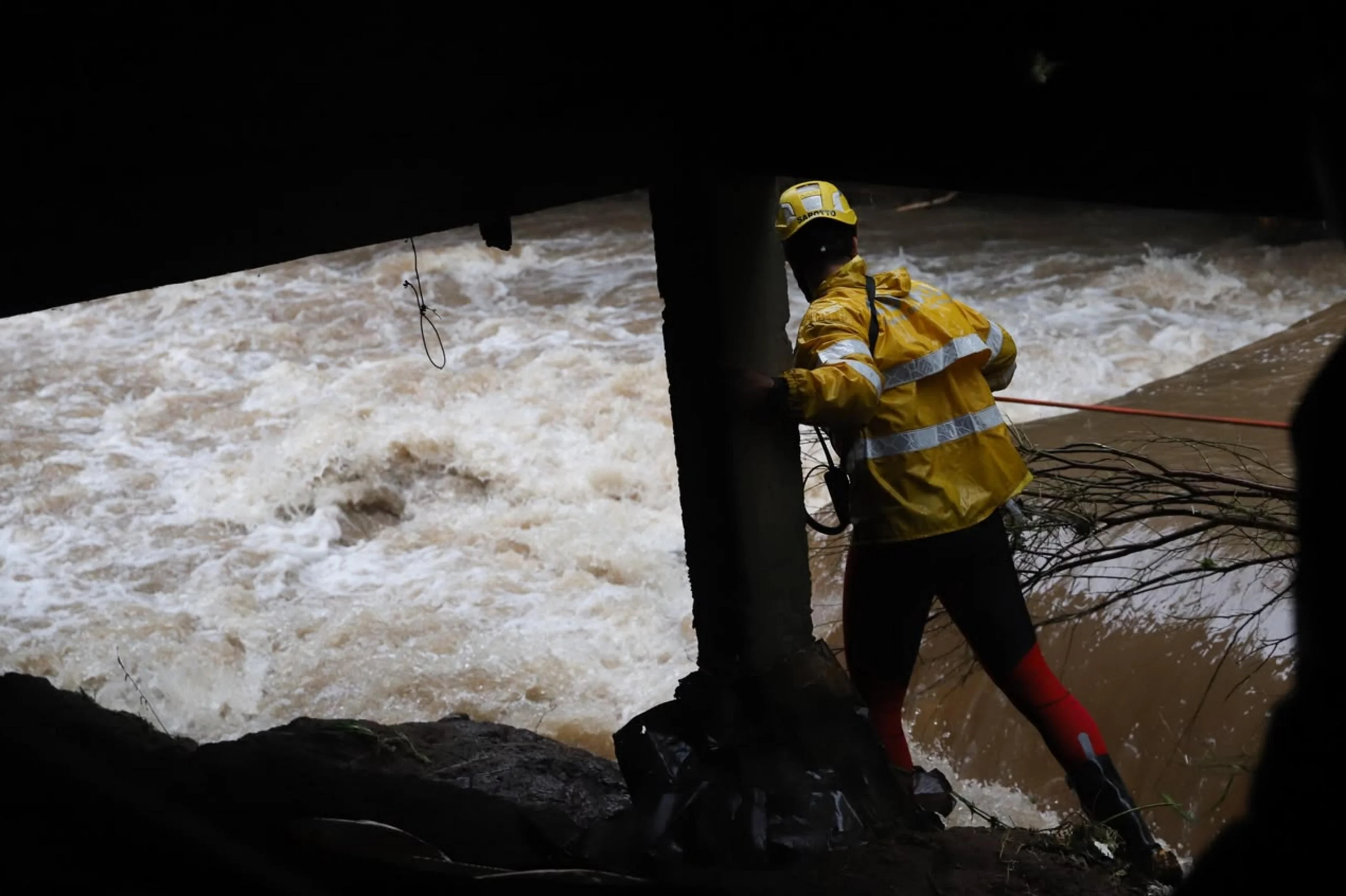"A gente fica sem chão": temporal provoca mortes e estragos em diversas regiões do RS  | GZH