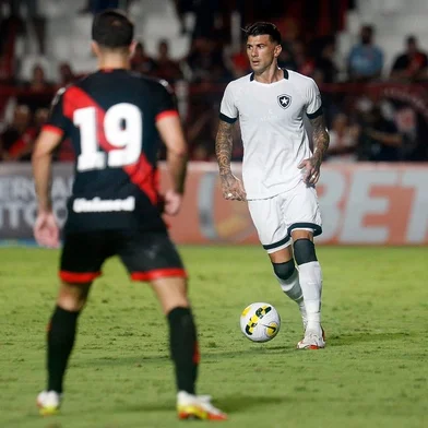 Víctor Cuesta, Botafogo