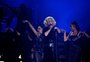 Técnico da banda de Lana Del Rey presta depoimento em investigação por xenofobia no Rio de Janeiro 
