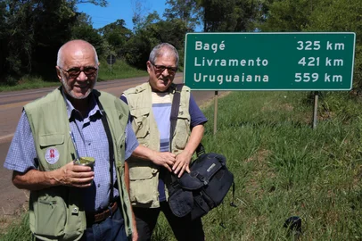 Jornalista Carlos Wagner e fotógrafo Emílio Pedroso. Eles viajaram o RS para produzir o livro "A História Perdida das Benzedeiras Gaúchas"<!-- NICAID(16048474) -->