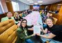 Movimento LGBT+ leva carta à primeira-dama pedindo sanção das cotas trans em Porto Alegre