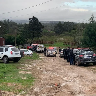 Operação combate quadrilha que atacava propriedades rurais e depois oferecia serviços de vigilância<!-- NICAID(14872515) -->