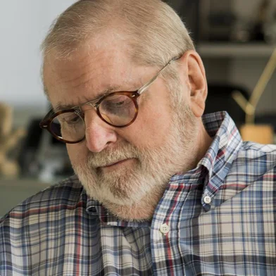 Jô Soares lança a autobiografia O Livro de Jô (Companhia das Letras).<!-- NICAID(13292527) -->