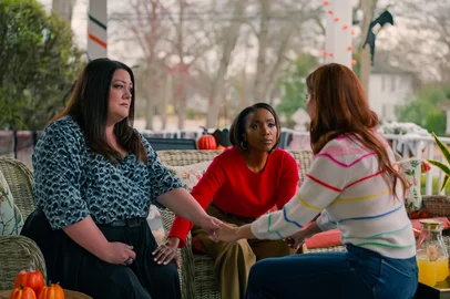 4Sweet Magnolias. (L to R) Brooke Elliott as Dana Sue Sullivan, Heather Headley as Helen Decatur and JoAnna Garcia Swisher as Maddie Townsend in episode 402 of Sweet Magnolias. Credit: Courtesy of Netflix/Â© 2025 Netflix, Inc.<!-- NICAID(15983355) -->