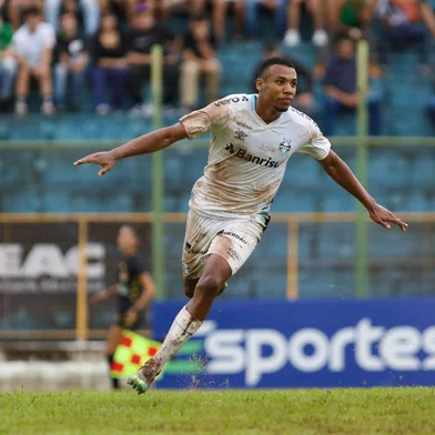 Pedro Clemente, Grêmio<!-- NICAID(15315367) -->