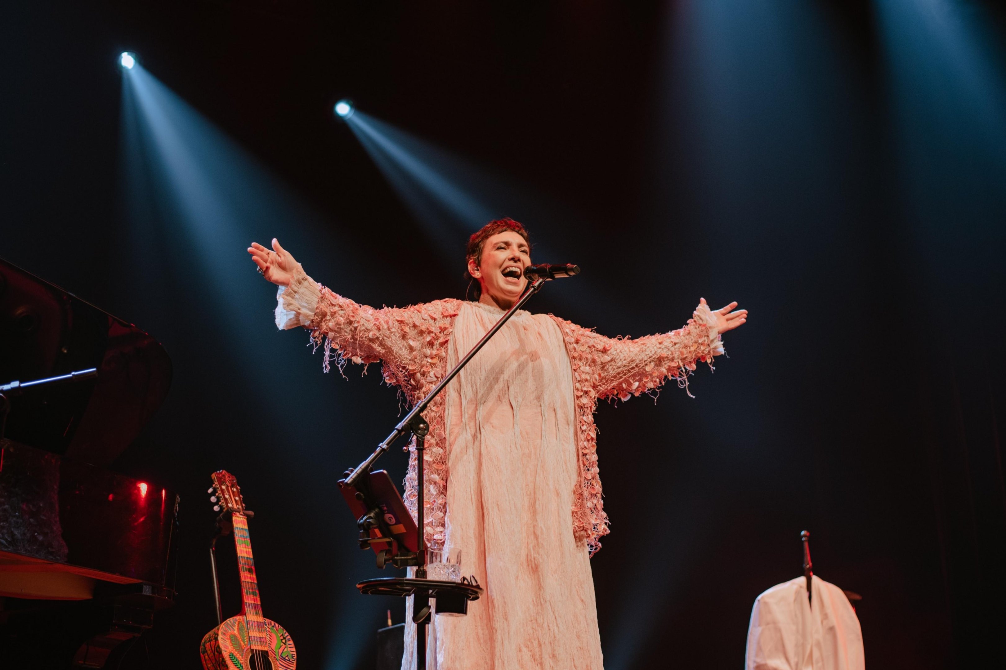 "Foi incr&iacute;vel", diz Adriana Calcanhotto sobre estreia nacional de aula-show em Porto Alegre