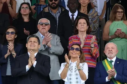 Lula Marques / Agência Brasil BRASÍLIA - Começou pouco depois das 9h desta segunda-feira (7) o desfile cívico-militar do Dia da Independência, na Esplanada dos Ministérios, no centro de Brasília. Na tribuna de autoridades figuram o presidente Luiz Inácio Lula da Silva, o vice-presidente Geraldo Alckmin, o presidente da Câmara dos Deputados, Hugo Motta, o presidente do Senado Federal, Davi Alcolumbre, e o presidente do Supremo Tribunal Federal (STF), Edson Fachin. <!-- NICAID(16360689) -->