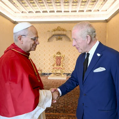 This photo taken and handout on October 23, 2025 by The Vatican Media shows Pope Leo XIV during a meeting with Britain's King Charles III and Britain's Queen Camilla in The Vatican. (Photo by Handout / VATICAN MEDIA / AFP) / RESTRICTED TO EDITORIAL USE - MANDATORY CREDIT "AFP PHOTO / VATICAN MEDIA" - NO MARKETING - NO ADVERTISING CAMPAIGNS - DISTRIBUTED AS A SERVICE TO CLIENTS<!-- NICAID(16152161) -->