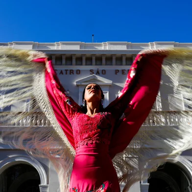 PORTO ALEGRE, RS, BRASIL, 03.11.2022: A bailarina de flamenco e coreografa Ana Medeiros - La Negra completa 25 anos de carreira com apresentação no Teatro Sao Pedro. Foto: Camila Hermes/Agencia RBS<!-- NICAID(15258703) -->