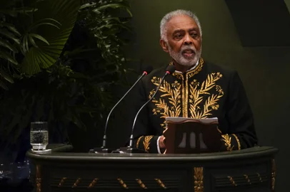 Brazilian songwriter and former Culture Minister Gilberto Gil speaks during his swearing-in ceremony as an "immortal" member of the Academia Brasileira de Letras (ABL-Brazilian Letters Academy) in Rio de Janeiro, Brazil, on April 8, 2022. (Photo by Mauro Pimentel / AFP)Editoria: ACELocal: Rio de JaneiroIndexador: MAURO PIMENTELSecao: musicFonte: AFPFotógrafo: STF<!-- NICAID(15064536) -->