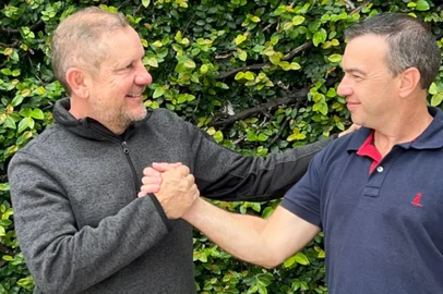 Prefeito eleito de São Leopoldo, Heliomar Franco (E), confirma Martin Kalkmann, prefeito de Ivoti, como secretário da Saúde<!-- NICAID(15936734) -->