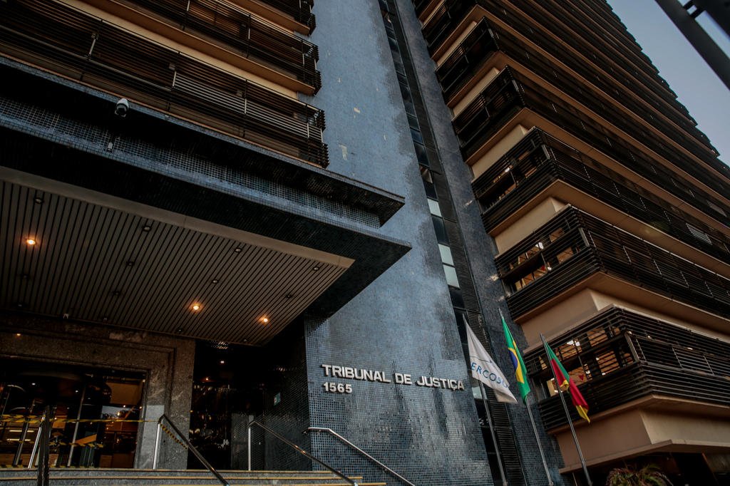 Aprova&ccedil;&atilde;o de quinqu&ecirc;nio para Justi&ccedil;a e MP teria impacto de pelo menos R$ 250 milh&otilde;es anuais no RS, diz estudo