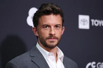 Time100 Next galaEnglish actor Jonathan Bailey attends the Time100 Next gala at Chelsea Piers in New York City on October 30, 2025. (Photo by CHARLY TRIBALLEAU / AFP)Editoria: HUMLocal: New YorkIndexador: CHARLY TRIBALLEAUSecao: celebrityFonte: AFPFotógrafo: STF<!-- NICAID(16160200) -->