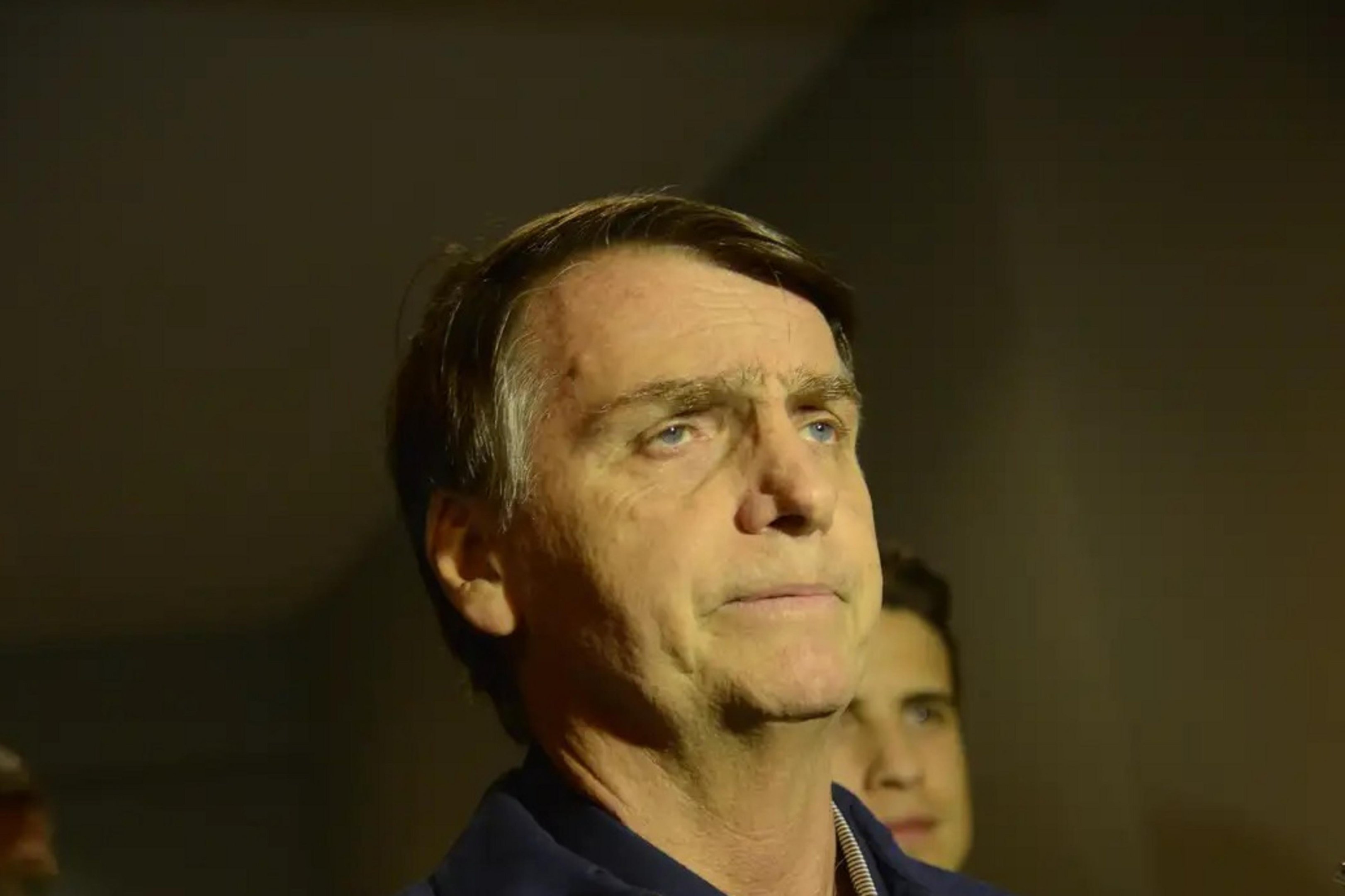 Defesa pede que Bolsonaro seja internado para realizar cirurgia na quinta-feira