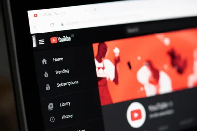 BANGKOK, THAILAND -JANUARY 23:Youtube Website on the Screen on January 23,2020<!-- NICAID(15740155) -->