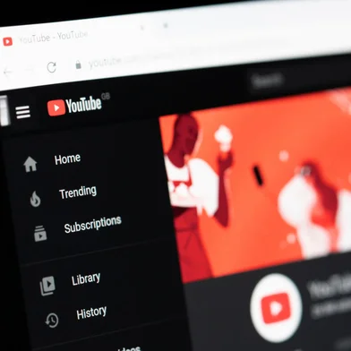BANGKOK, THAILAND -JANUARY 23:Youtube Website on the Screen on January 23,2020<!-- NICAID(15740155) -->