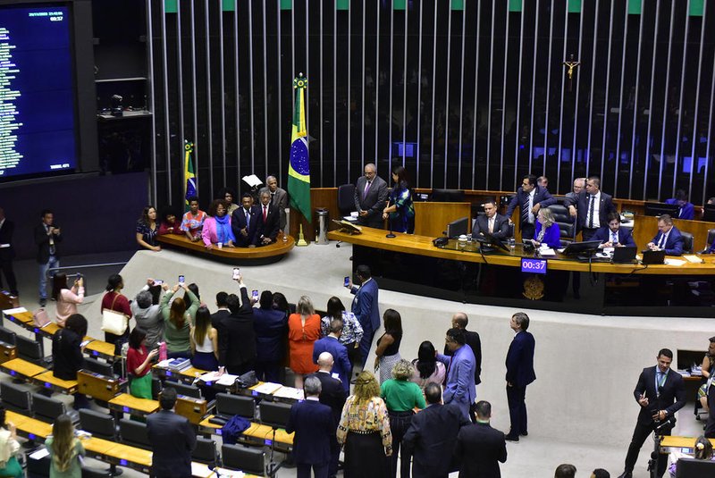 Câmara aprova projeto que torna Consciência Negra feriado nacional<!-- NICAID(15612563) -->