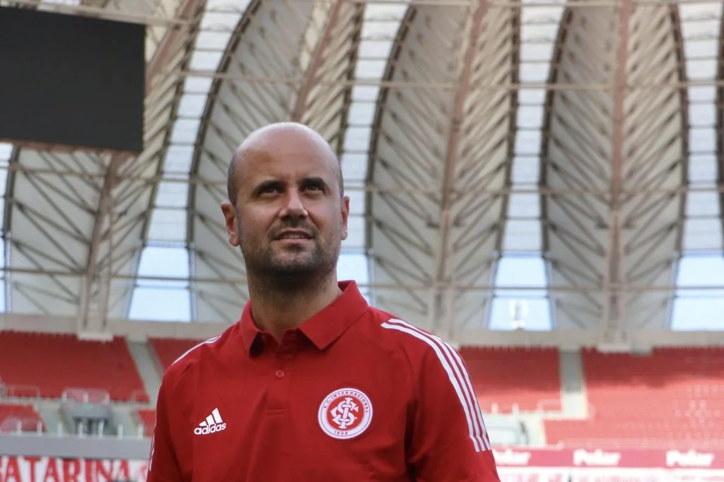 Ramírez não tem nenhuma vontade de reproduzir o que Abel Braga fez ...