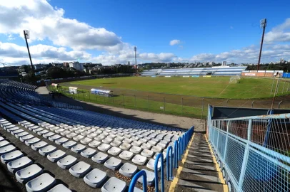 BENTO GONÇALVES, RS, BRASIL, 29/06/2022. Vistas do Parque Esportivo Montanha dos Vinhedos. O estádio é a casa do Esportivo e será palco doi primeiro jogo das semifinais da Séria A2 do Campeonato Gaúcho (Segundona Gaúcha). (Porthus Junior/Agência RBS)<!-- NICAID(15135775) -->