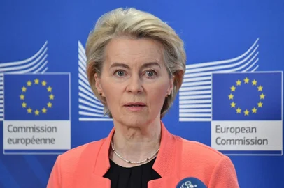 European Commission President Ursula von der Leyen holds a press conference in Samarkand on April 3, 2025, ahead of the EU-Central Asia summit. (Photo by VYACHESLAV OSELEDKO / AFP)<!-- NICAID(16009165) -->