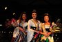 Após adiamento, desfile apresenta trajes oficiais de rainha e princesas da Festa da Uva, em Caxias