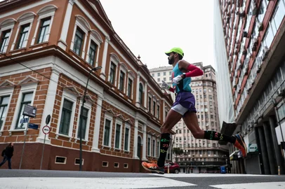 Porto Alegre, RS, Brasil, 08/06/2025 - 40ª Maratona Internacional de Porto Alegre - Foto: Jonathan Heckler/Agência RBS<!-- NICAID(16054932) -->