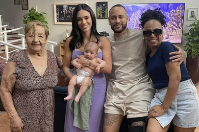 Neymar e Bruna Biancardi aparecem juntos após anúncio do término e fãs especulam reconciliação <!-- NICAID(15628657) -->