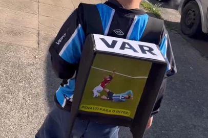 Grêmio , VAR <!-- NICAID(16144075) -->