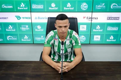 Juventude apresenta volante Darlan, ex-Grêmio<!-- NICAID(14992581) -->
