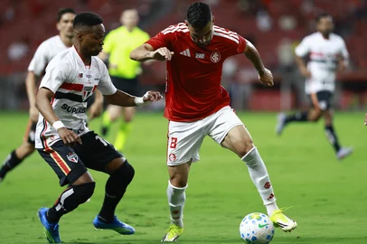 Porto Alegre, RS, Brasil, 01/04/2026 — O Sport Club Internacional recebe o São Paulo Futebol Clube na noite desta quarta-feira, no Estádio Beira-Rio, em partida válida por mais uma rodada do Campeonato Brasileiro Série A de 2026. Foto: Jeff Botega/Agência RBSIndexador: jeff botega<!-- NICAID(16257138) -->