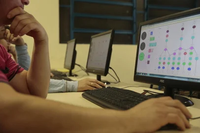 GRAVATAÍ, RS, BRASIL - 2018.10.10 - Faculdade de Gravataí obtém a melhor nota do Enade 2017 no Estado. A formação em Tecnologia em Gestão da Produção Industrial da Faculdade CNEC Gravataí conquistou o conceito 4,98 (equivalente a 5). (Foto: ANDRÉ ÁVILA/ Agência RBS)<!-- NICAID(13780099) -->