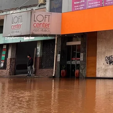 Hotéis gaúchos estimam prejuízo de R$ 1,7 bilhão com enchente<!-- NICAID(15774483) -->