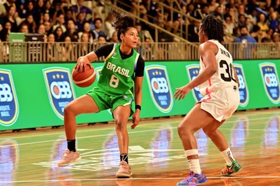 Bella Nascimento, basquete