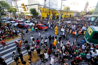 Porto Alegre, RS, Brasil, 19/02/2023 - Bailinho da Lopo, na Cidade Baixa, em POA - Foto: Lauro Alves/Agência RBS<!-- NICAID(15354131) -->