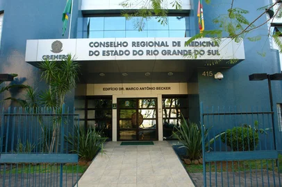 Cremers abre sindicância para apurar caso de médico preso por armazenar e compartilhar pornografia infantil <!-- NICAID(16059007) -->