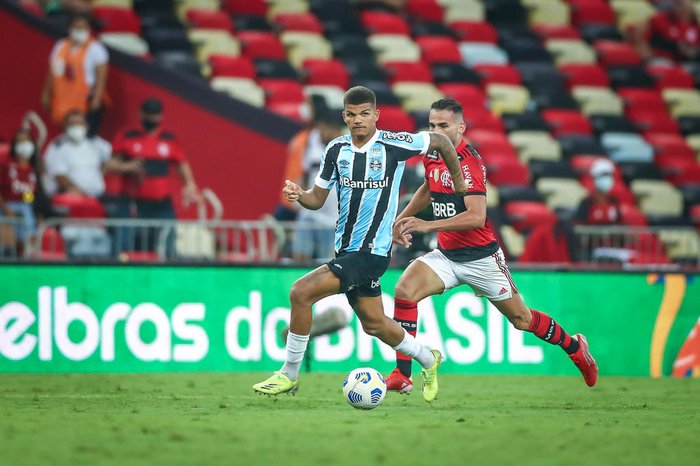 Com dois volantes, Grêmio está escalado para o duelo com o América-MG