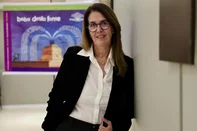 PORTO ALEGRE, RS, BRASIL, 22-07-2025: A escritora e cronista Martha Medeiros é anunciada como a patrona da 71ª Feira do Livro de Porto Alegre, que acontecerá na Praça da Alfândega. Esta será a primeira vez que ela ocupará o posto máximo do evento literário mais tradicional da capital gaúcha. Foto: Jefferson Botega/Agência RBSIndexador: jeff botega<!-- NICAID(16085322) -->