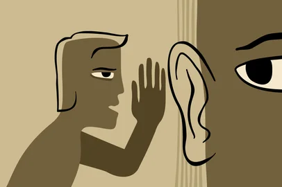 pessoa sussurando no ouvido de outra<!-- NICAID(15820822) -->