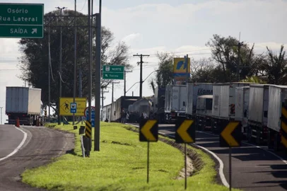 caminhoneiros em osorio<!-- NICAID(14884917) -->