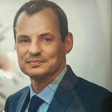 Morreu nesta quarta-feira (22), aos 62 anos, o promotor de Justiça Carlos Augusto Cardoso Moraes. A causa da morte não foi informada. Conforme comunicado do Ministério Público do Rio Grande do Sul (MPRS), ele tratava um câncer há seis anos e realizava sessões de quimioterapia durante esse período.<!-- NICAID(16152591) -->