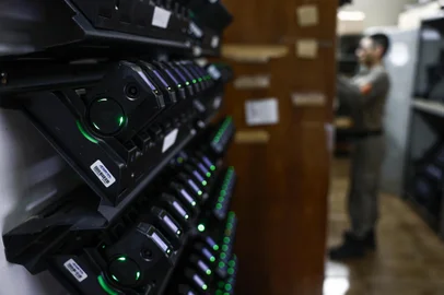 PORTO ALEGRE, RS, BRASIL - 2024.09.26 - o dia 30, a partir das 17h, em solenidade da Brigada Militar, as primeiras câmeras corporais serão incorporadas aos uniformes de PMs de Porto Alegre. (Foto: André Ávila/ Agência RBS)Indexador: Andre Avila<!-- NICAID(15877059) -->