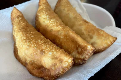 pastel, florianopolis, destemperados, ilha, santa catarina, peixe<!-- NICAID(15108888) -->