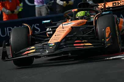 McLaren's British driver Lando Norris drives during qualifying for the Formula One Monaco Grand Prix at the Circuit de Monaco, on May 24, 2025. (Photo by Gabriel BOUYS / AFP)<!-- NICAID(16045180) -->