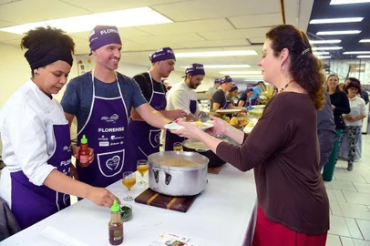 O jantar beneficente Mão Amiga Gourmet comemora dez anos em 2024 e já tem data para acontecer, dia 23 de novembro. <!-- NICAID(15874717) -->
