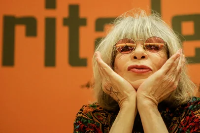 RITA LEE/AUTOBIOGRAFIAFoto de arquivo de 16/11/2016 do lançamento do livro "Rita Lee, Uma Autobiografia", no Conjunto Nacional, na cidade de São Paulo. A autobiografia é um livro de memórias escrito pela cantora e compositora brasileira Rita Lee e publicado originalmente em novembro de 2016. - Crédito:GABRIELA BILÓ/ESTADÃO CONTEÚDO/AE/Código imagem:230404Editoria: CD2Local: SÃO PAULOIndexador: GABRIELA BILÓFonte: AGE<!-- NICAID(15423529) -->