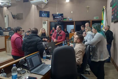 Vereadores discutem encaminhamento sobre parecer de inconstitucionalidade<!-- NICAID(16058125) -->