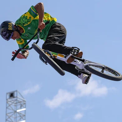 Brazil's Gustavo Batista De Oliveira competes in the Men's Cycling BMX Freestyle Park Final during the Paris 2024 Olympic Games in Paris, on July 31, 2024. (Photo by Emmanuel DUNAND / AFP)Editoria: SPOLocal: ParisIndexador: EMMANUEL DUNANDSecao: sports eventFonte: AFPFotógrafo: STF<!-- NICAID(15828025) -->