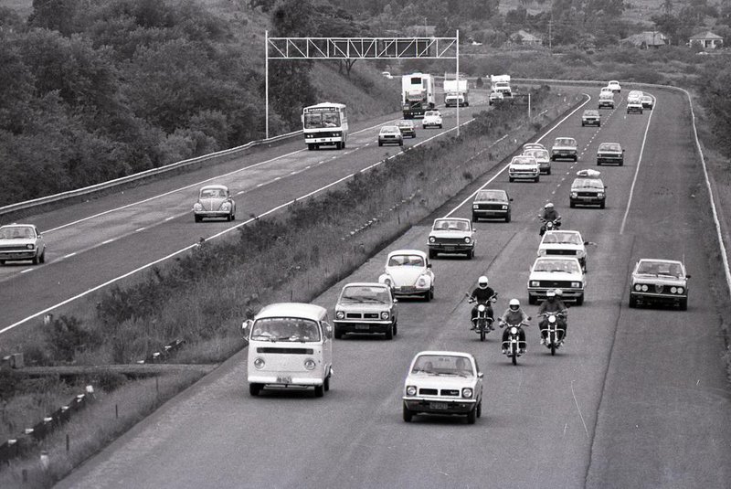 Movimento da Freeway em Janeiro de 1983#Fotógrafo: João Onófrio#Envelope: 8900<!-- NICAID(15639306) -->